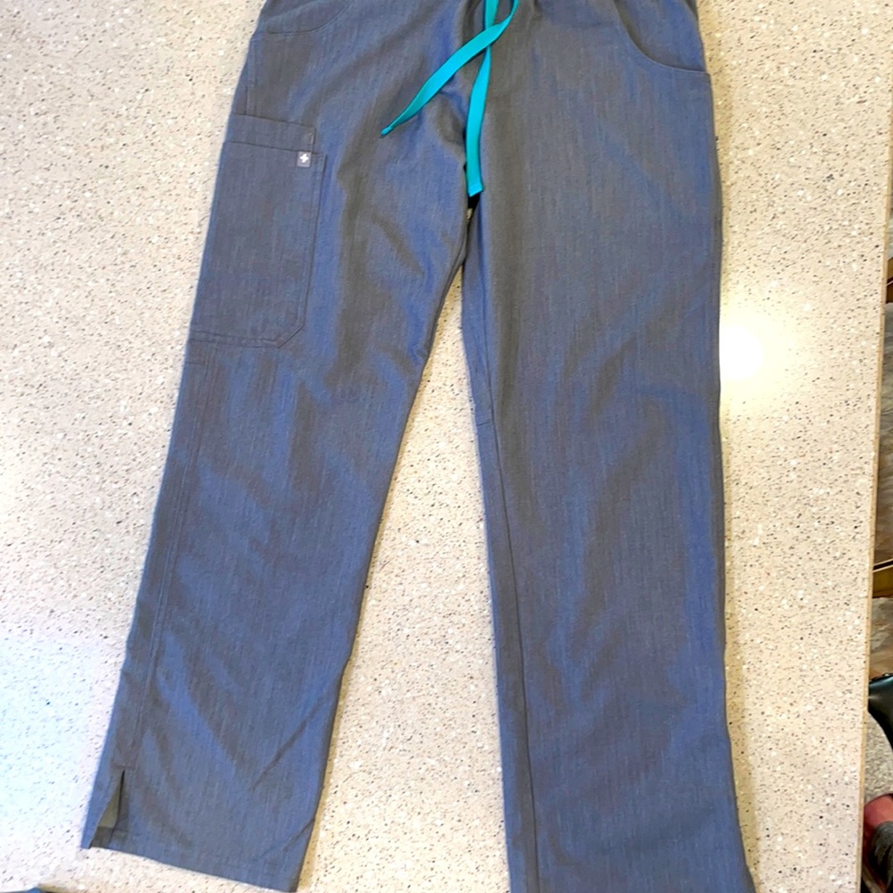 figs-cargo pants open bottom-womens - Picture 1 of 2